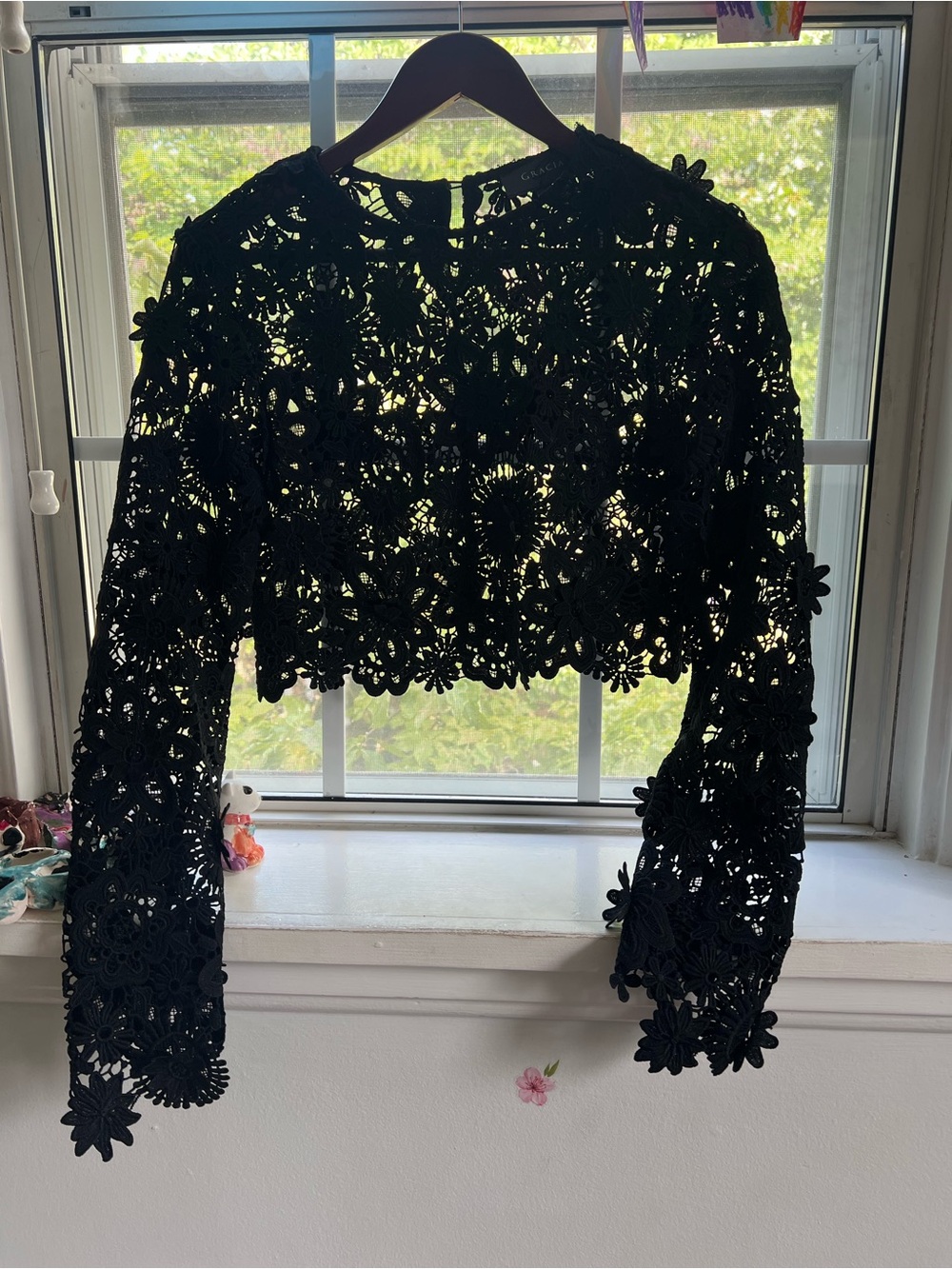 Gracia Black Floral Crochet Long-Sleeve Crop Top